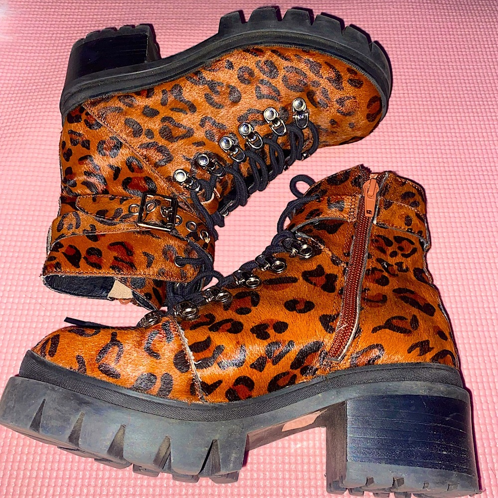 ✨Jeffrey Campbell cheetah boots✨